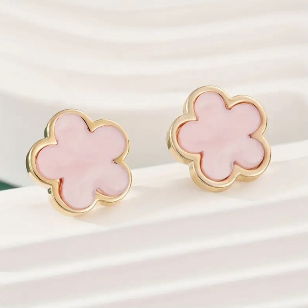 Gold and pink petal flower clover stud earrings